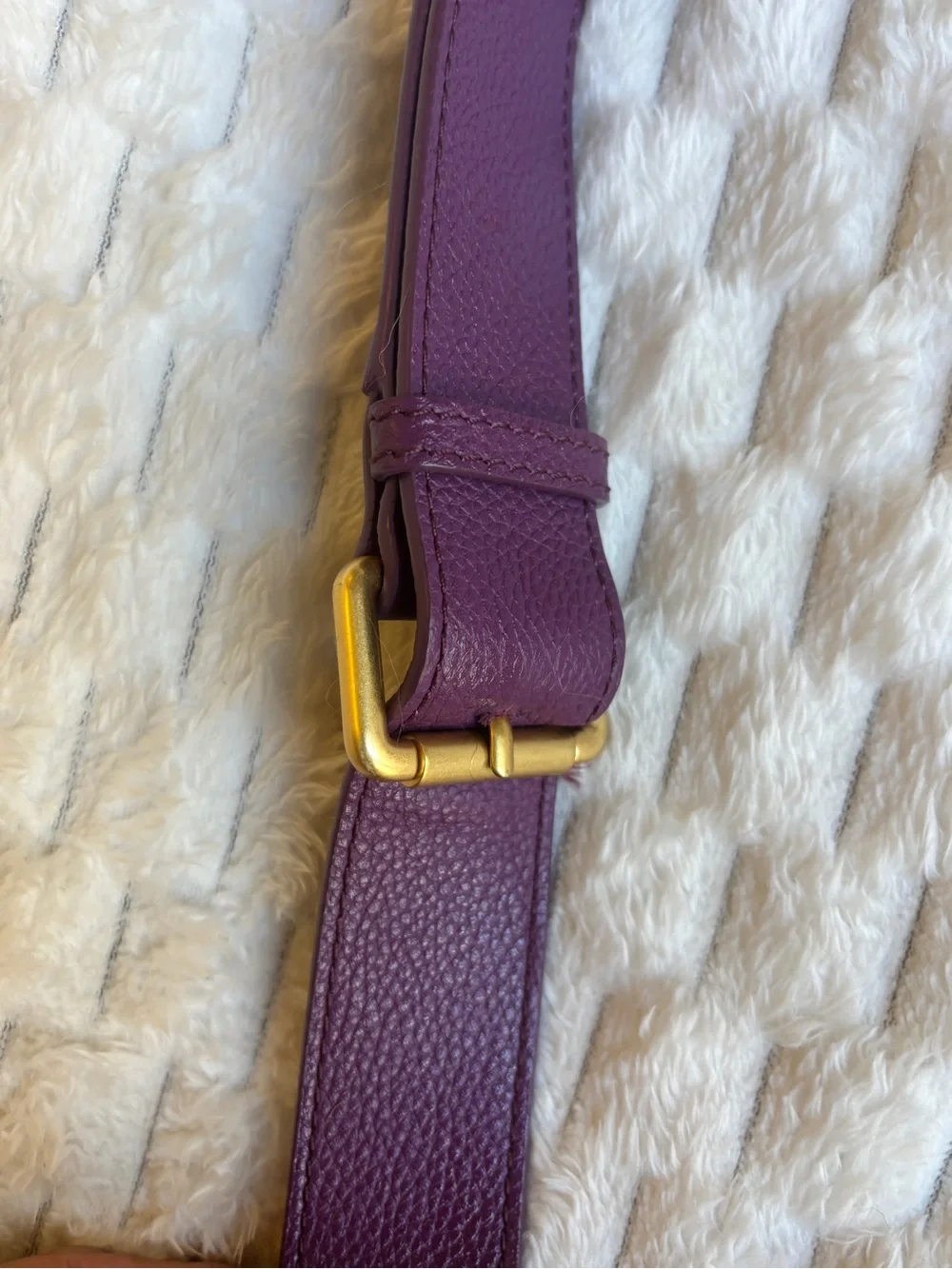 Vince Camuto pebbled purple leather Crossbody bag. Large gold ring hardware.